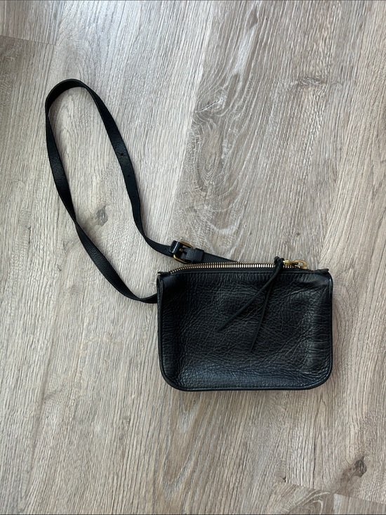 Madewell Handbags - Madewell Black Leather Crossbody with Gold Hardware
